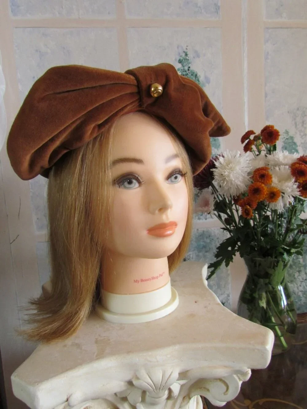 1940s HAT, STUNNING, STYLISH, & DIFFERENT, LIKE THE MOVIES BACK THEN!